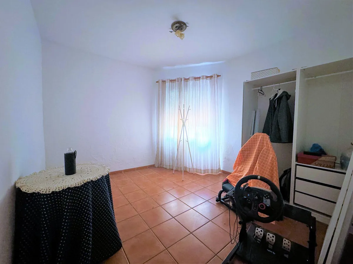 4a274db2-e2c8-4a08-9e03-a6a34868f95d