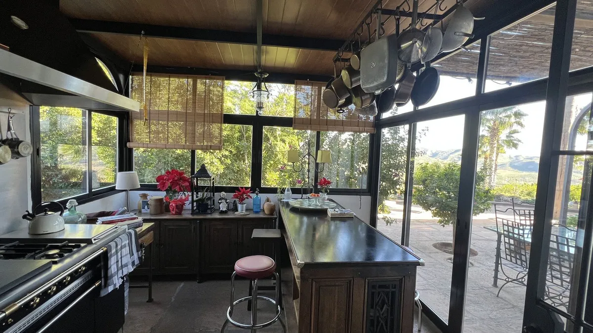 10ec4c7e-4d2c-412e-bcf7-e2cf4962340e