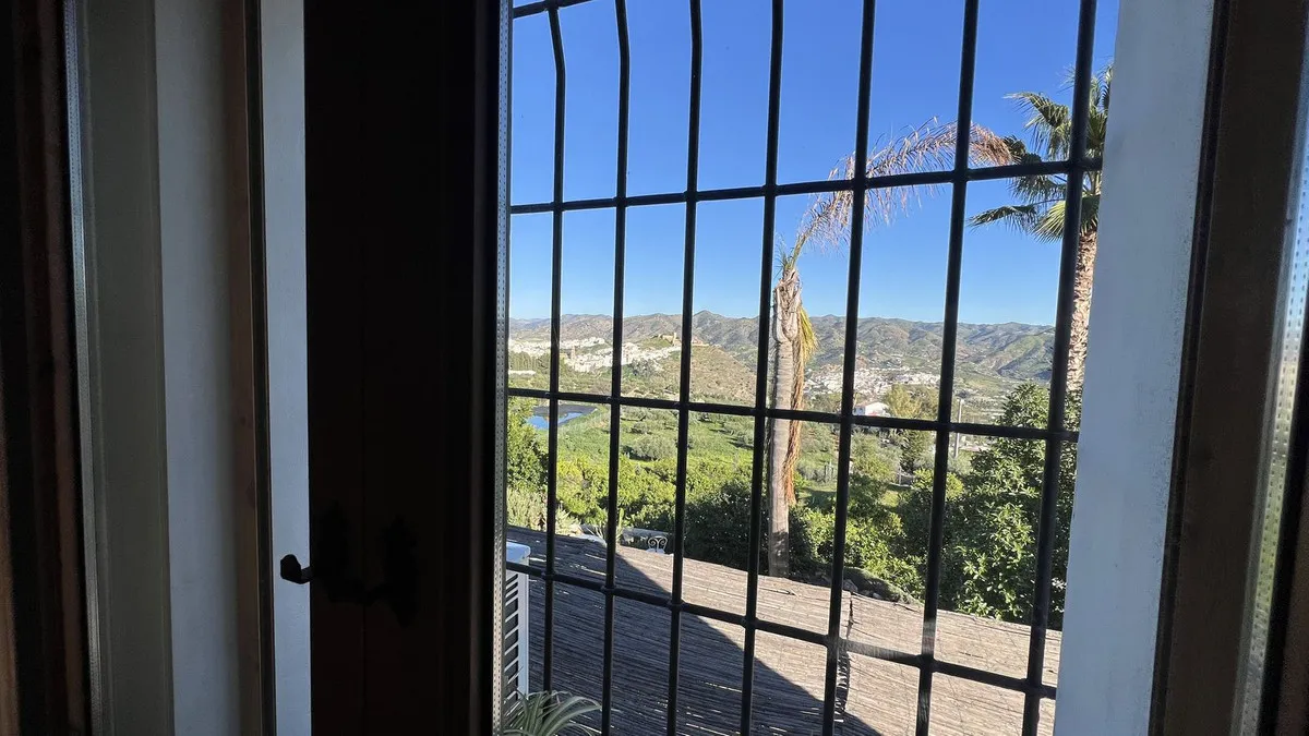 33862594-7fa3-47e9-b3a4-f14902b9d1be