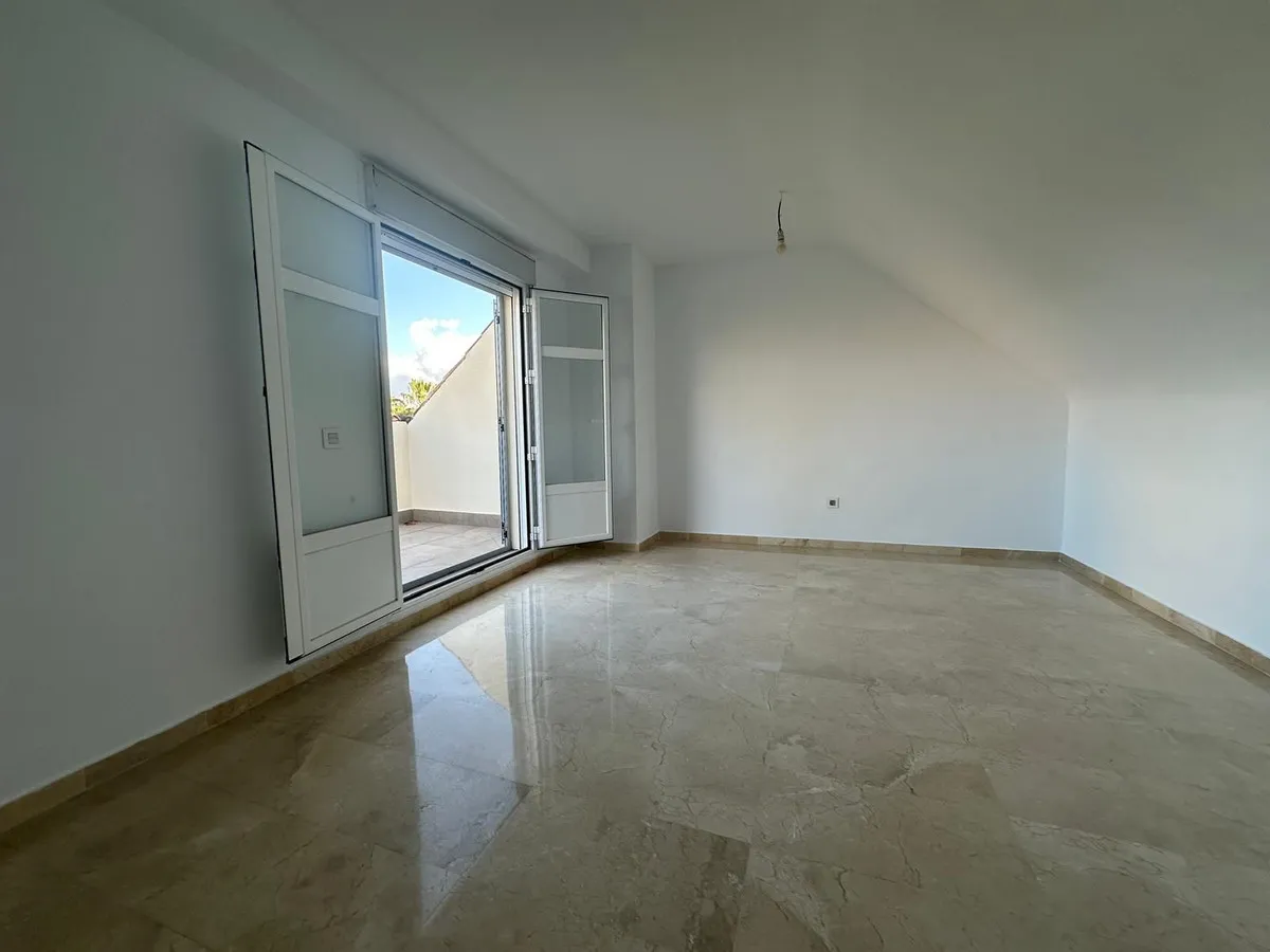 560c12b8-1b99-4d84-ad9f-8eea2110f4f4