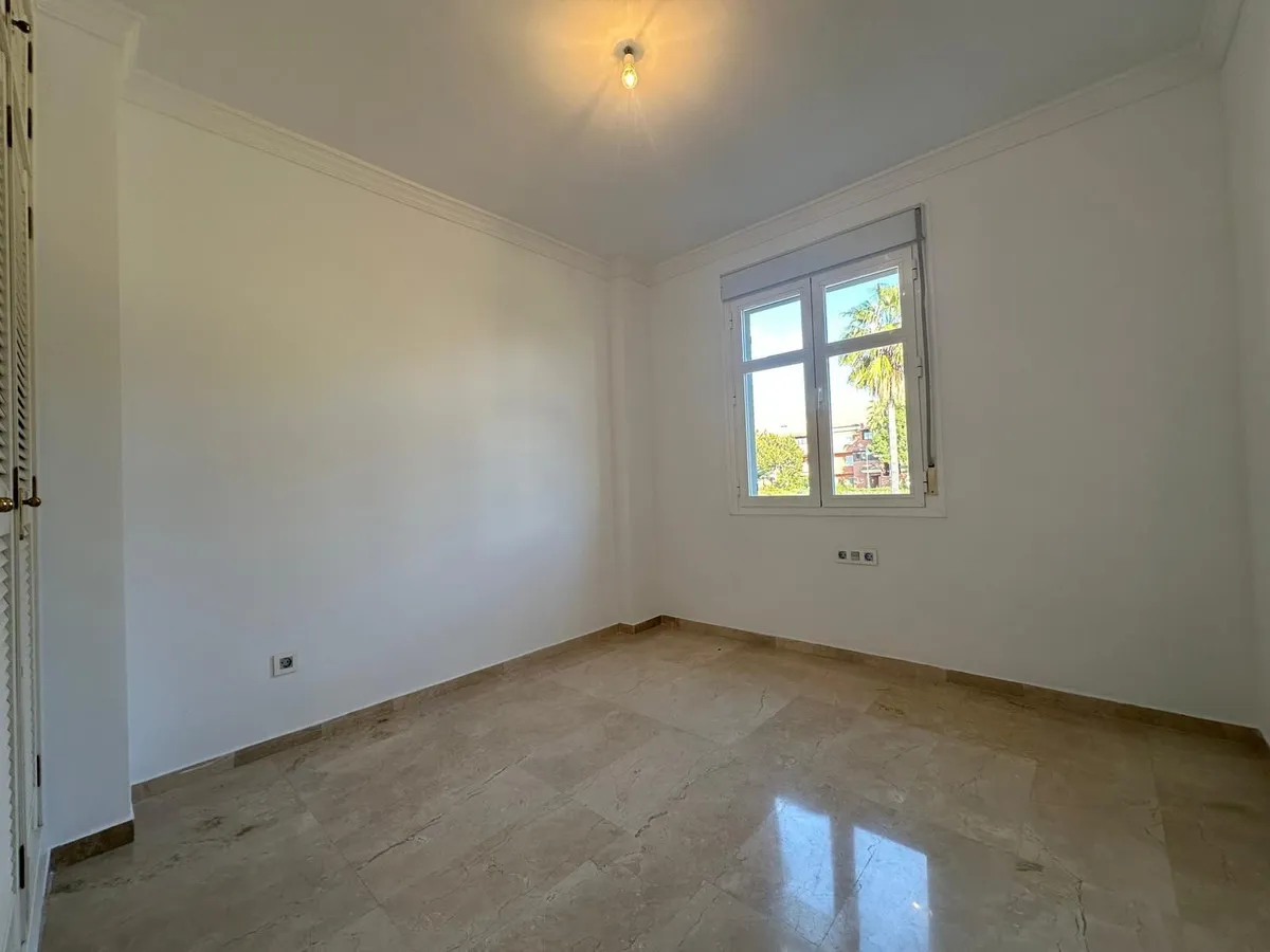 f5947371-a0c4-4fe6-9b05-61051e14a6a7