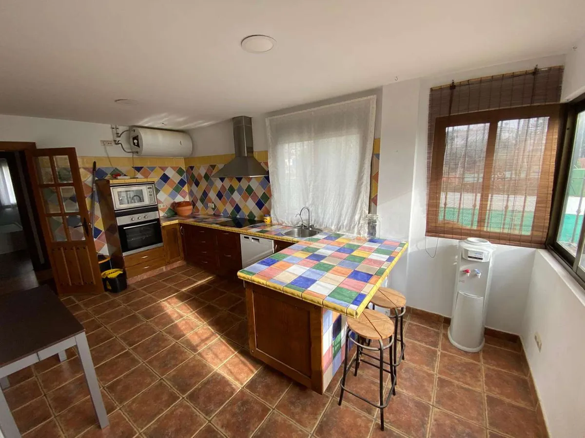 74e0e7ed-47fd-4fc8-b6af-67782321fd25