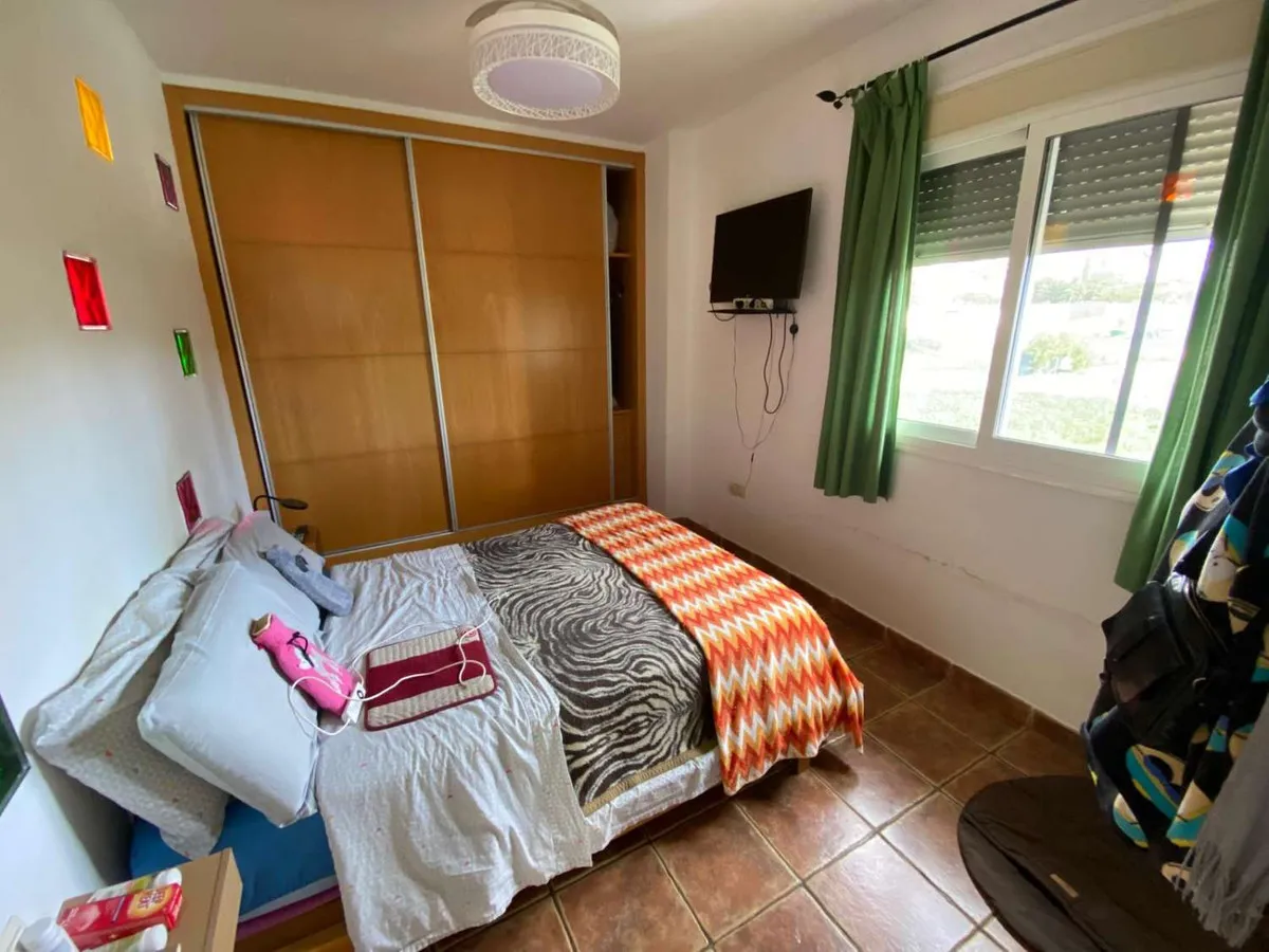 d4e8e727-5294-4924-8db8-6e23b733dc3b