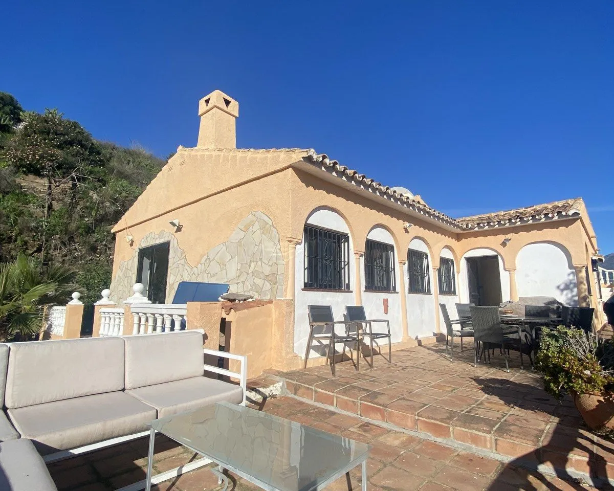 7d2e01cb-500a-4fd4-b1b9-fd7541e3e05a