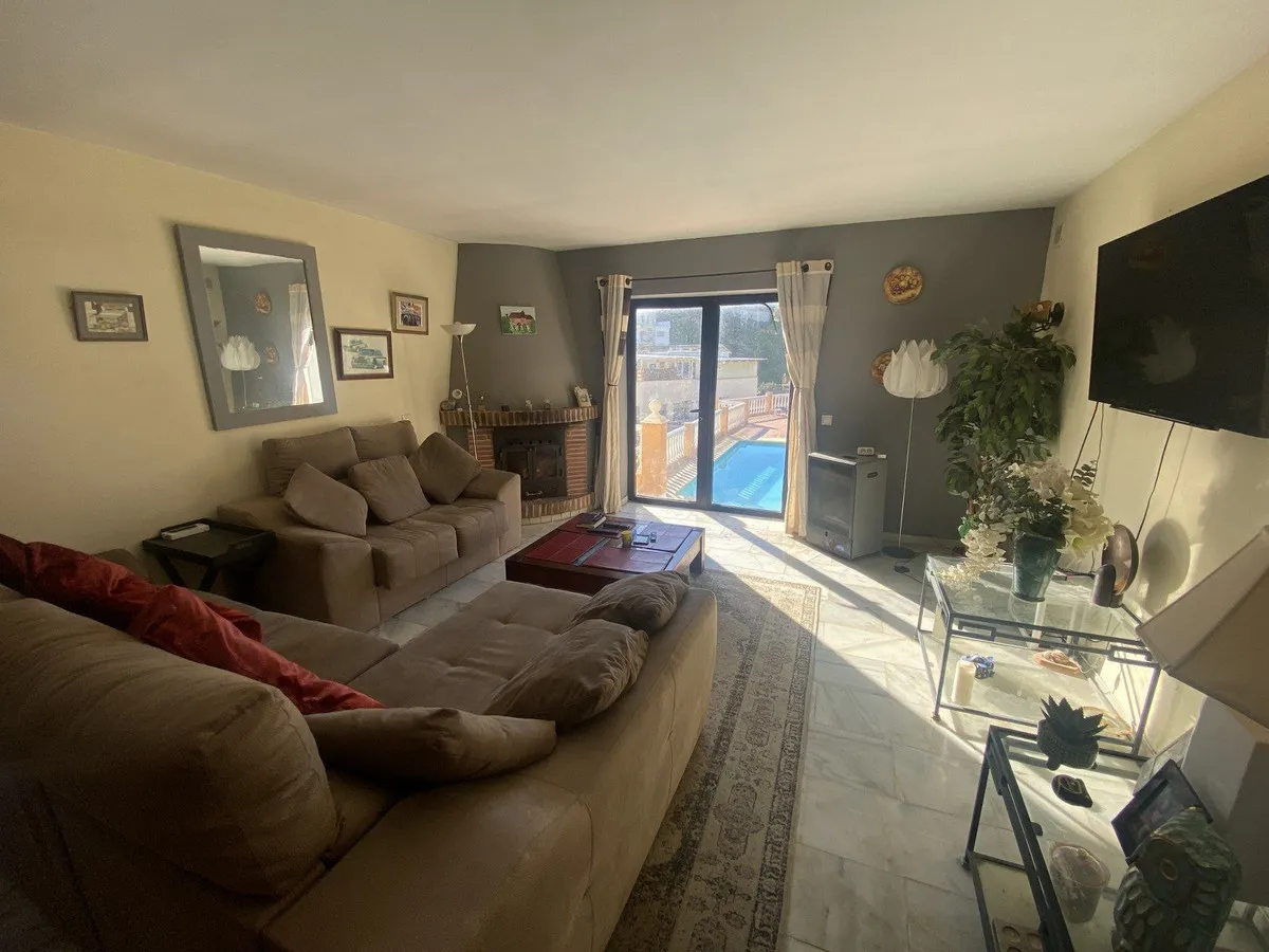 a3956fca-d541-4a49-88f3-a907a7bea306