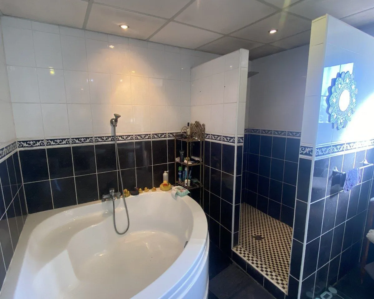 f57bc40a-6595-44f8-9afa-f90d4ec0536f