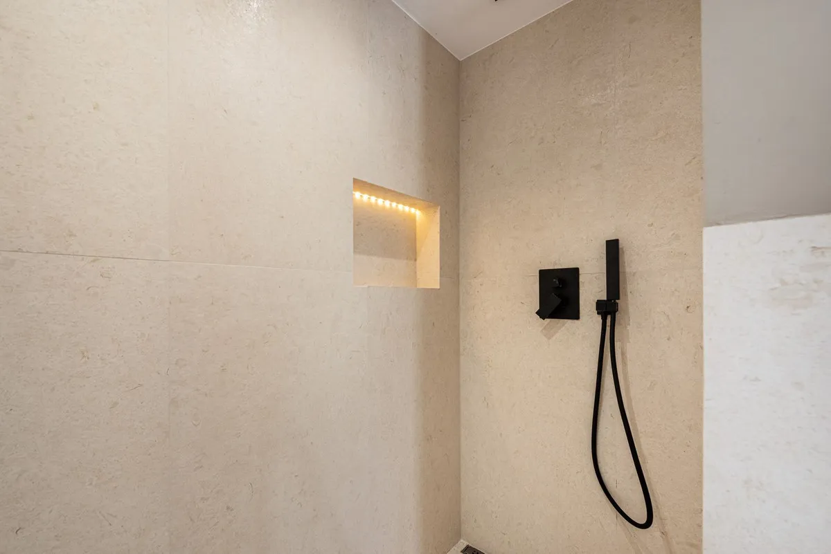 261735c9-56b0-42f6-b6ca-b98880c31db4