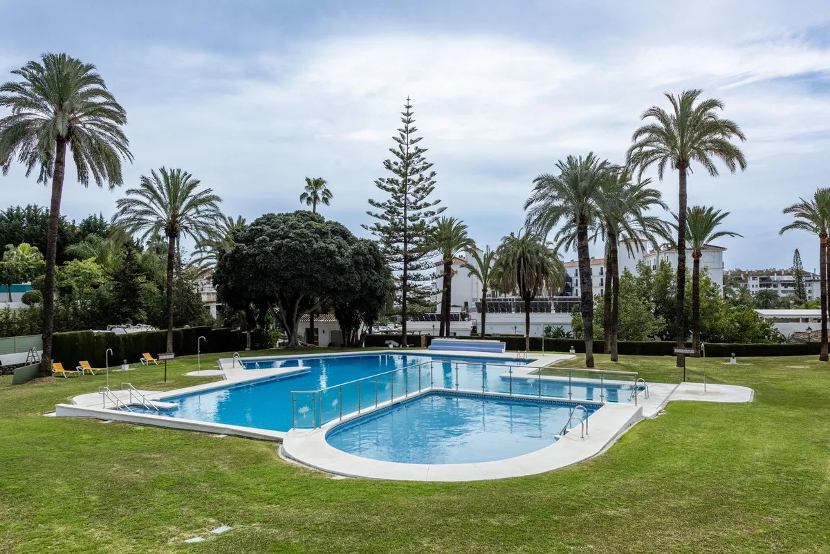 ab4d4c7b-a74f-4fd2-9ee6-7fcdbd4b1563