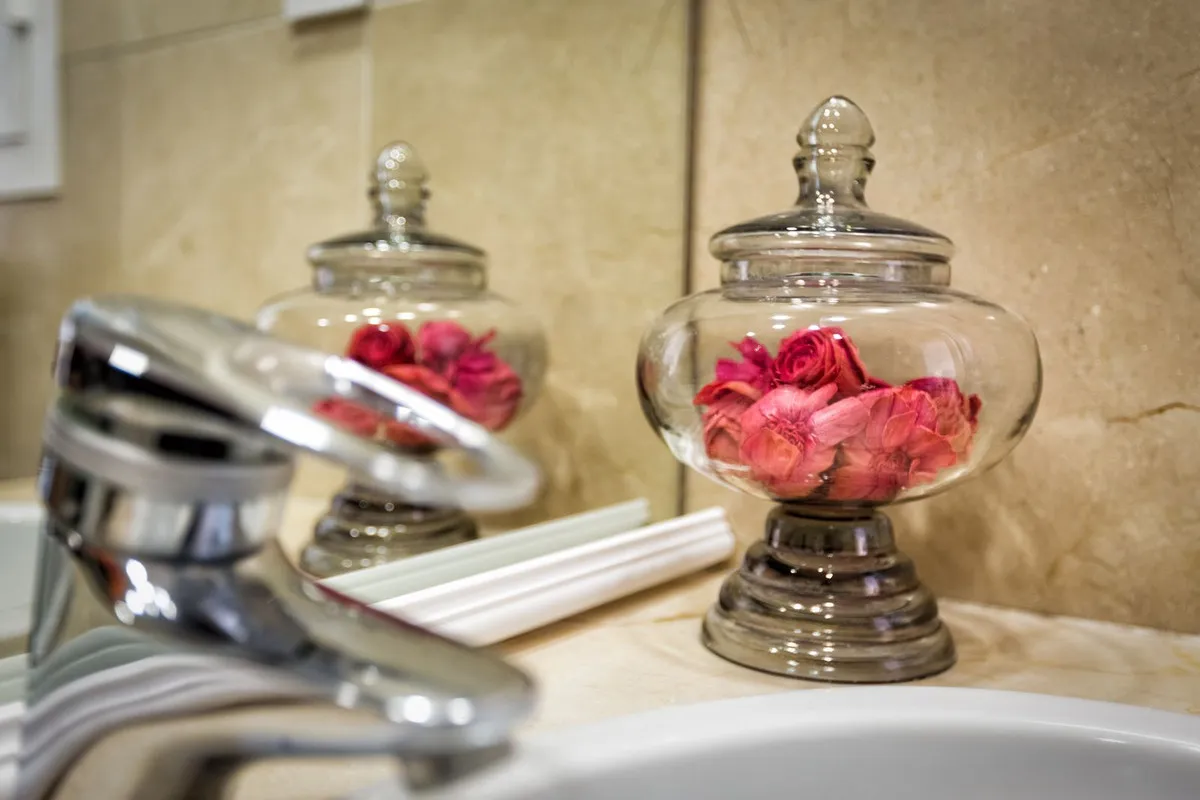 f6ff67e2-6d9e-41f3-b051-8323d2c13909