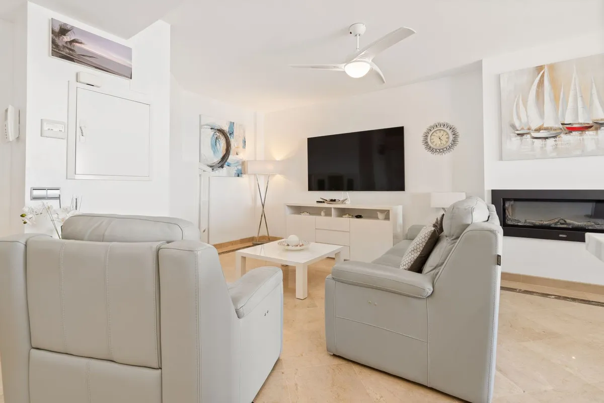 b7776593-0378-4e2b-a551-13844ef317f9