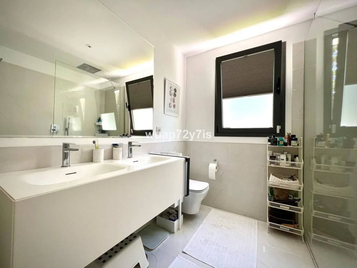 1e45683a-dc21-4d4f-a7ba-e6e692289191