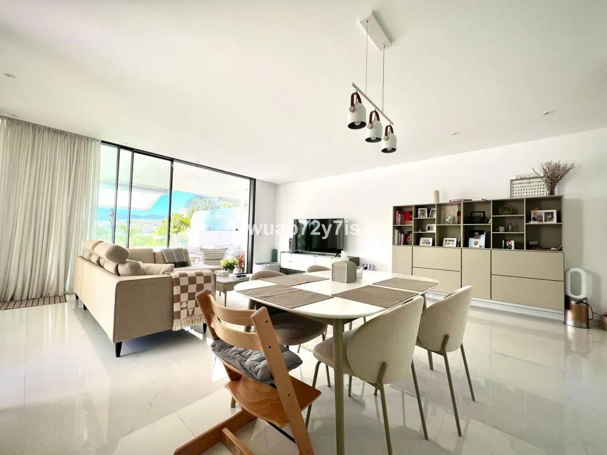 300c30c4-2deb-4af2-a562-e2fe147ba6ce