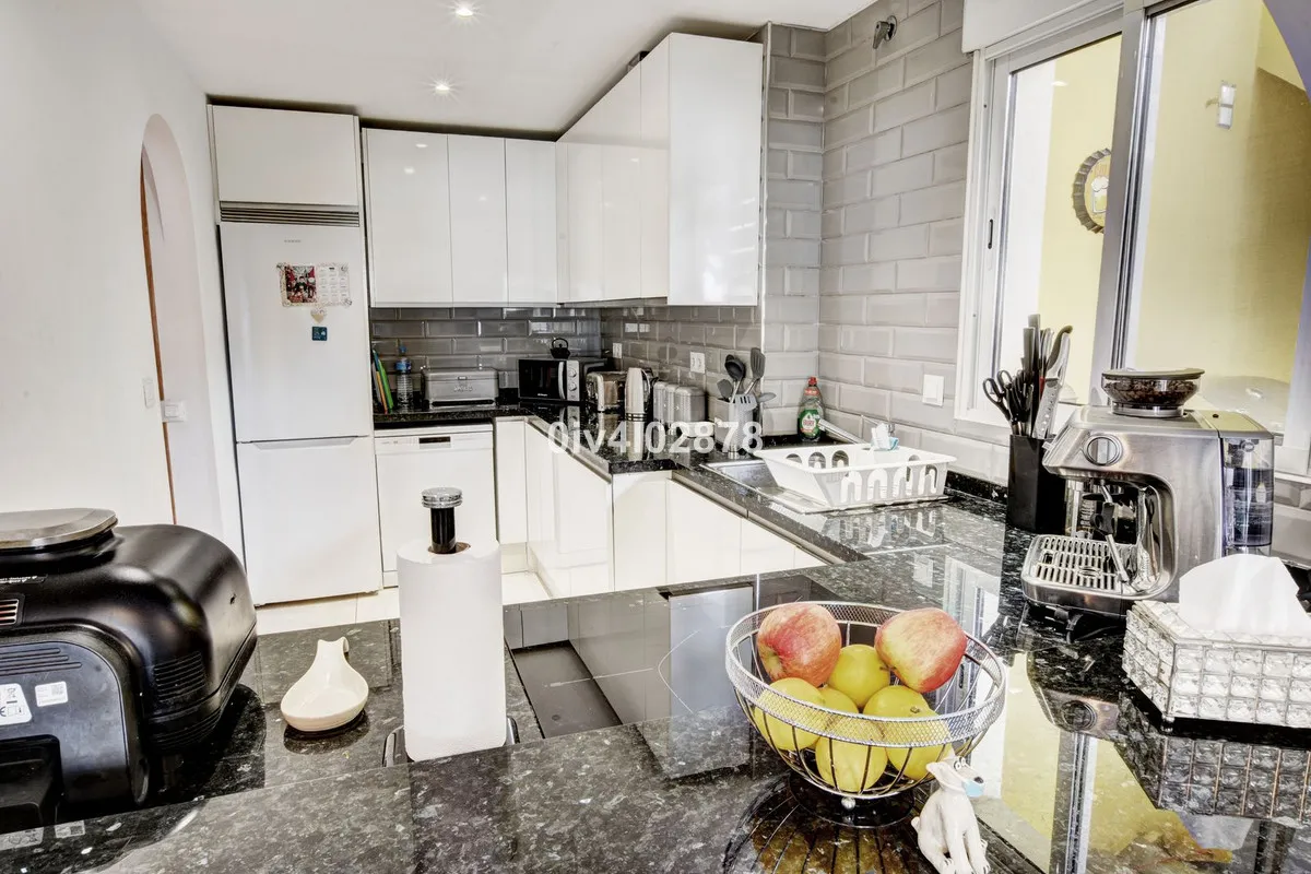 97f5d121-ce7d-4314-a233-05efcd9966d2