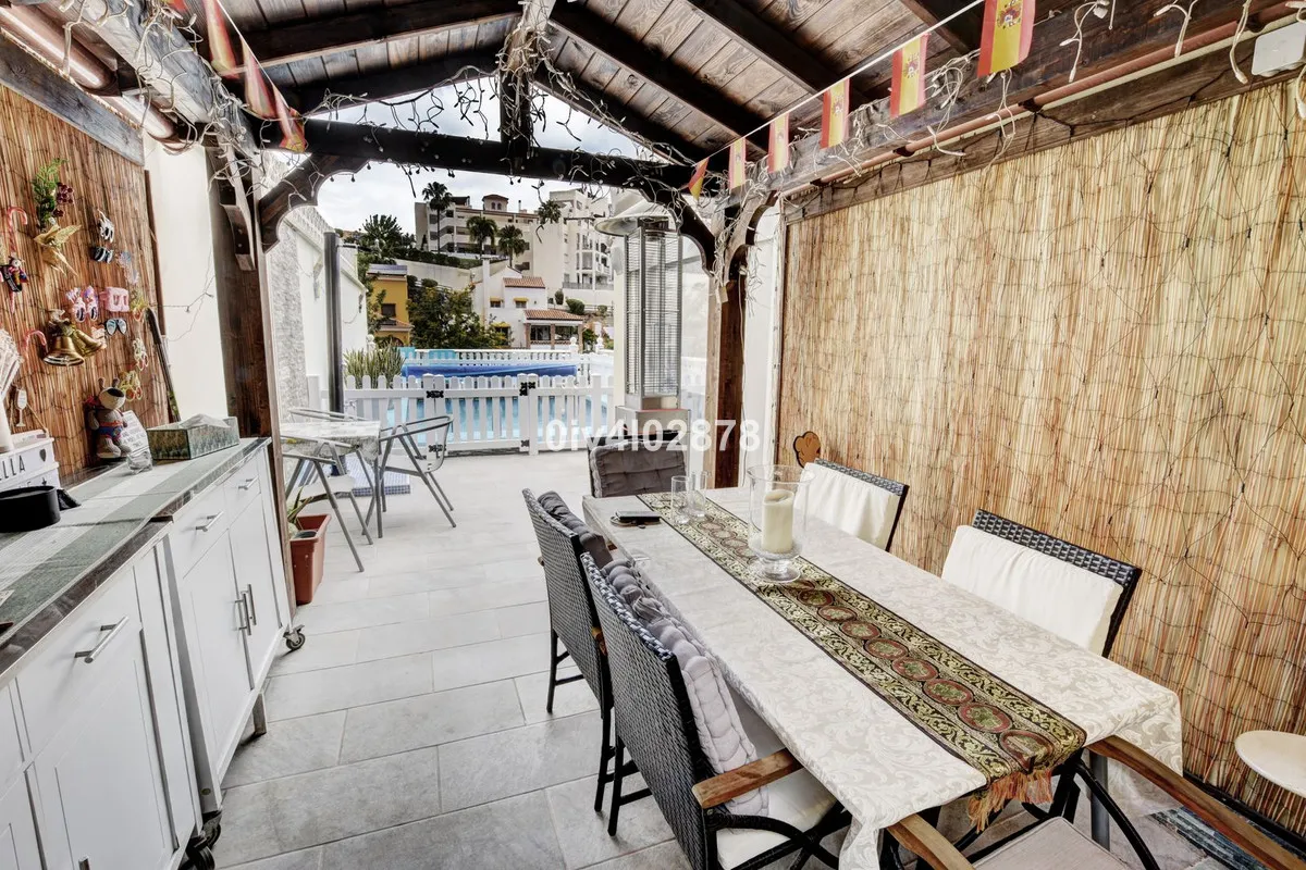 e2bd3ca0-0ef5-470f-a899-2a197b90b55a