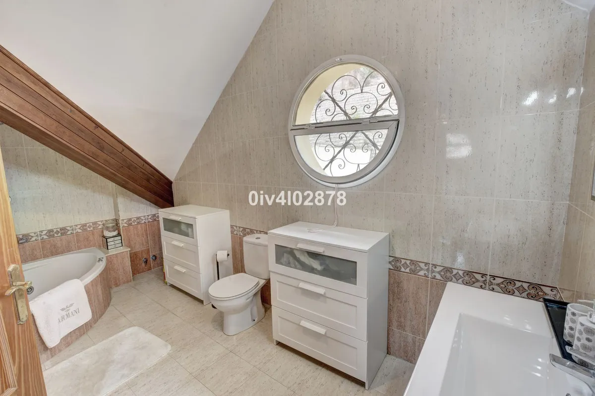 feb1b525-e8d2-4caa-bd81-93447209f295