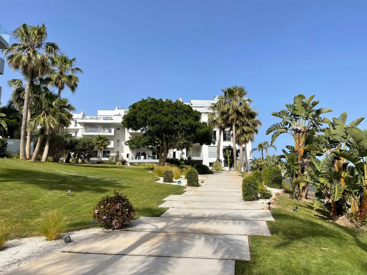 17e5424b-cd3e-4b4a-8e25-76ae7b5a9d17