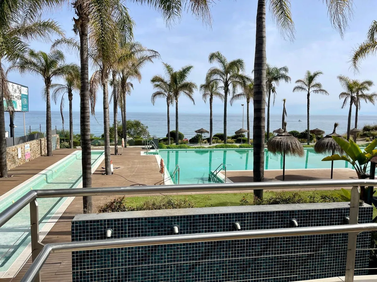 4954a75e-e90d-4f34-895e-81e7adc0603e