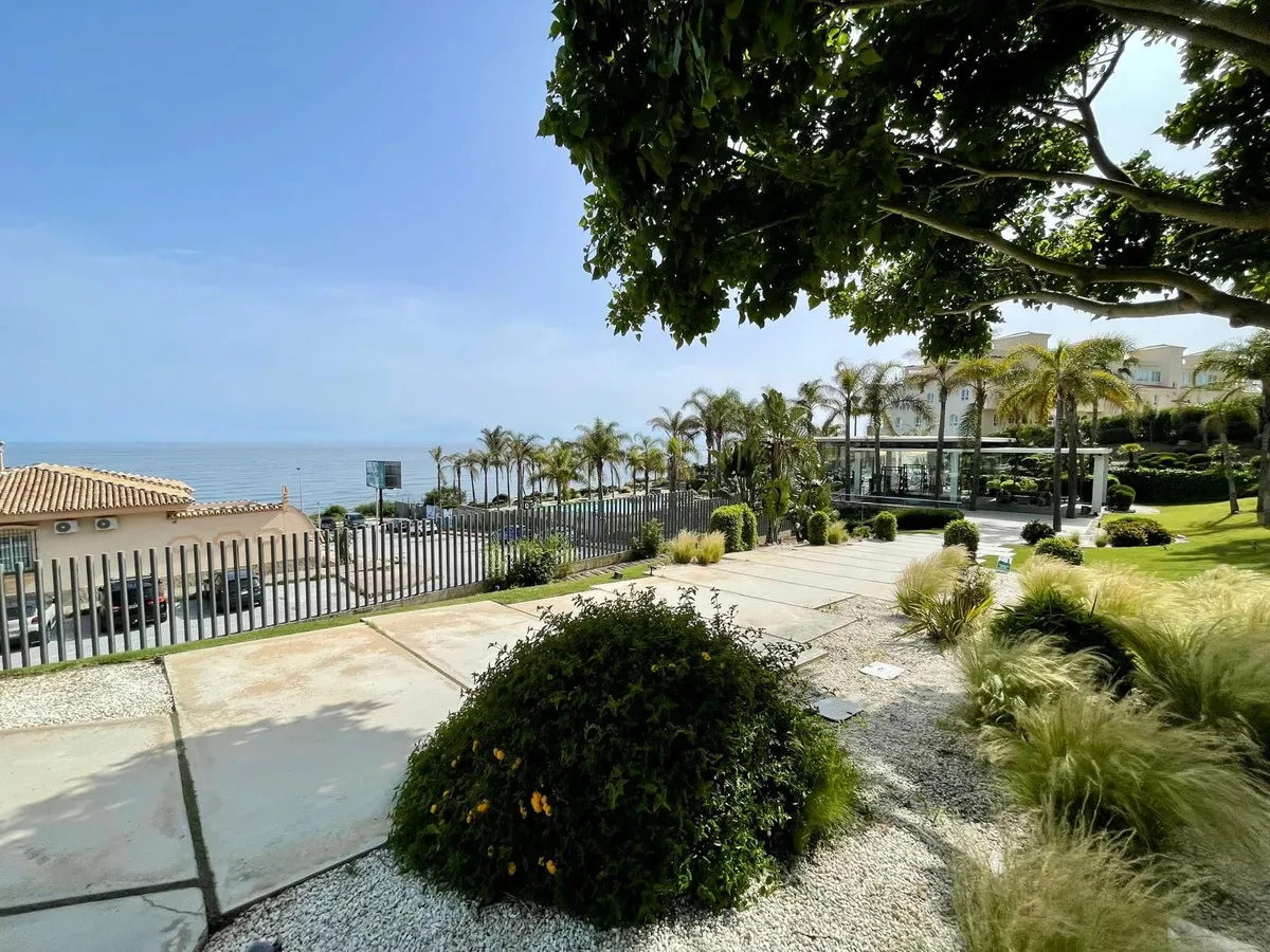 f818503b-4b81-42b3-ab5f-61317893661a