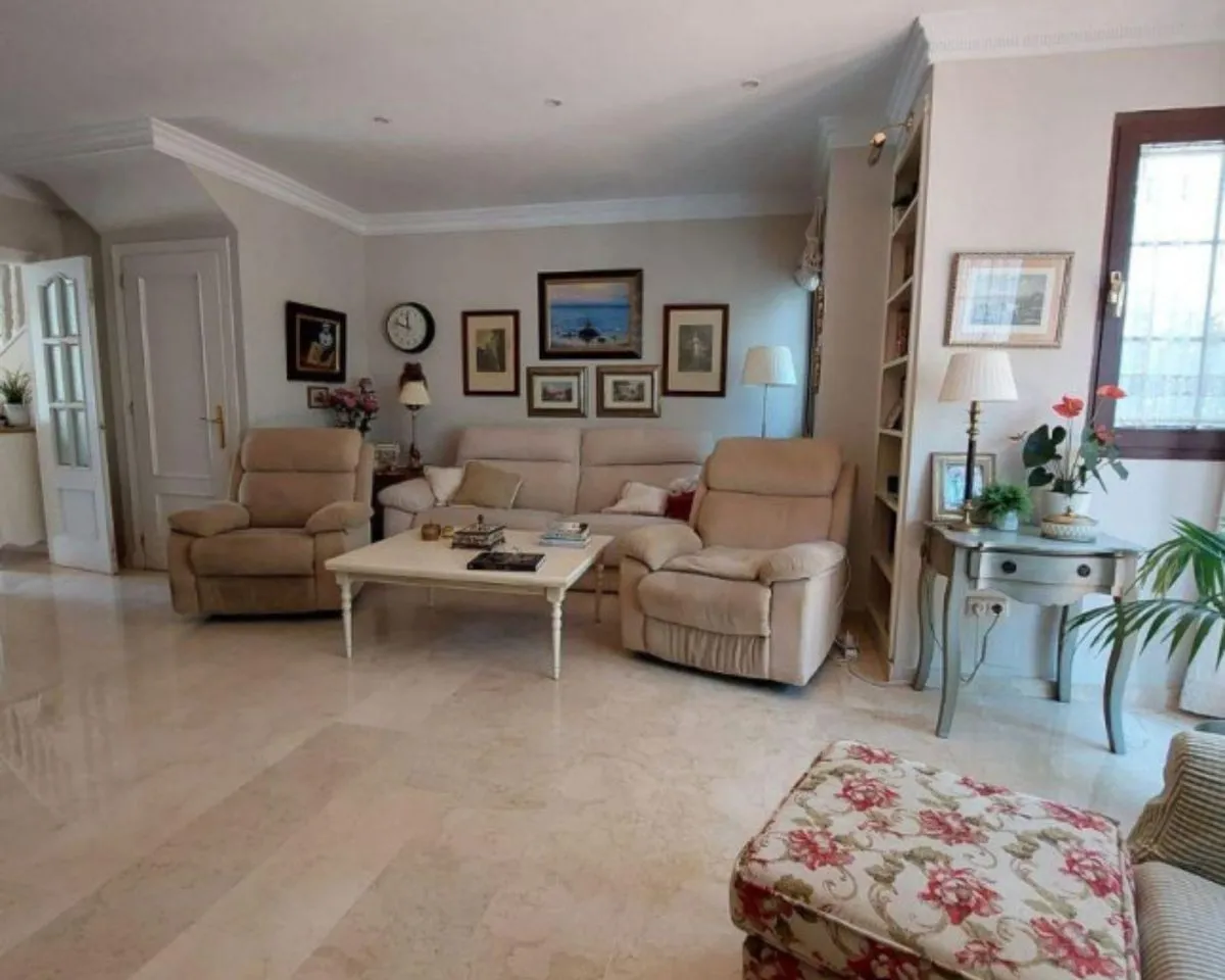 49619775-7a90-49fa-857a-080b6d3b3849