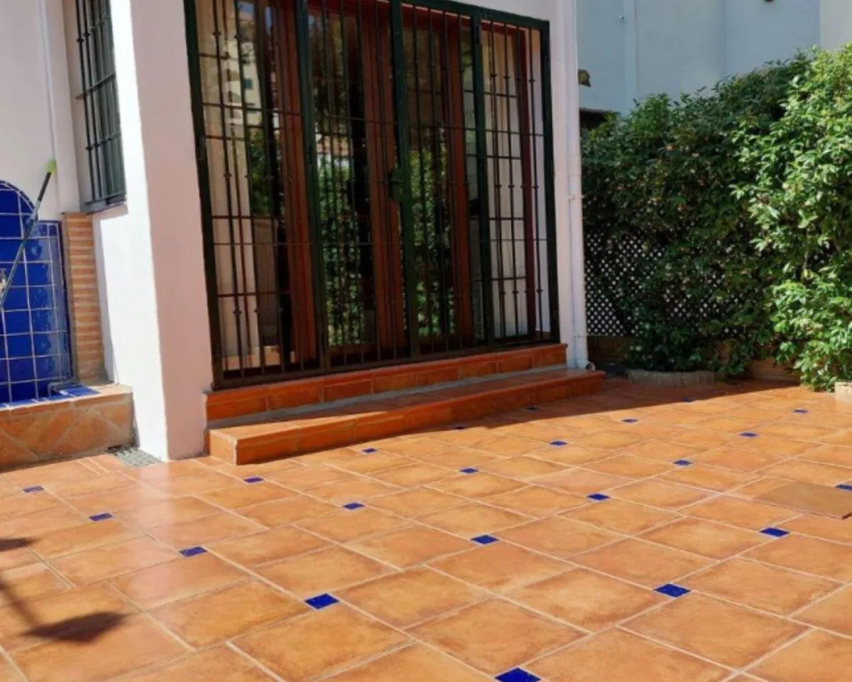 56b9f853-280c-428e-b495-6d8e887bd1aa