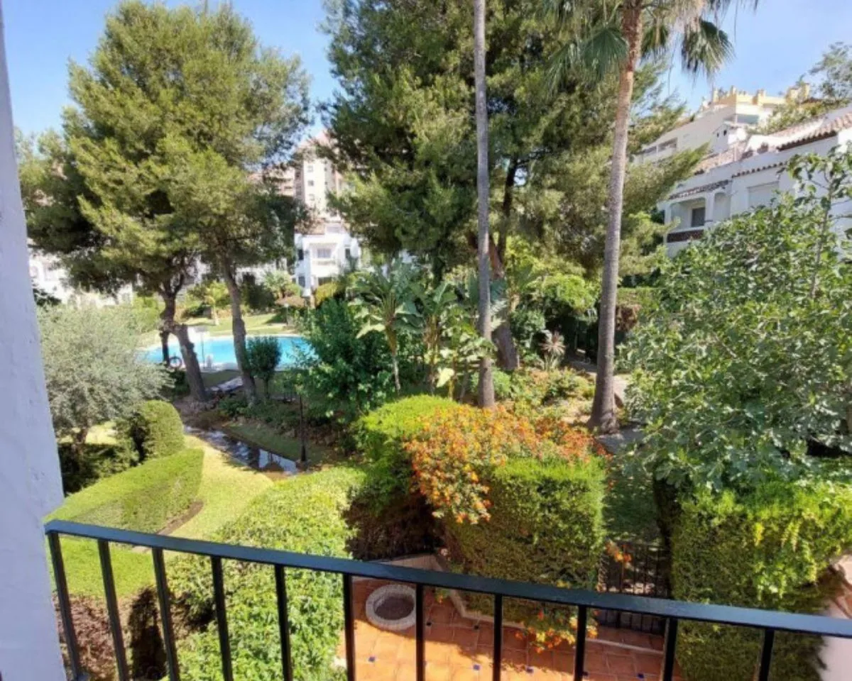 ee7305a5-906e-4f73-b7e1-f1603330841b