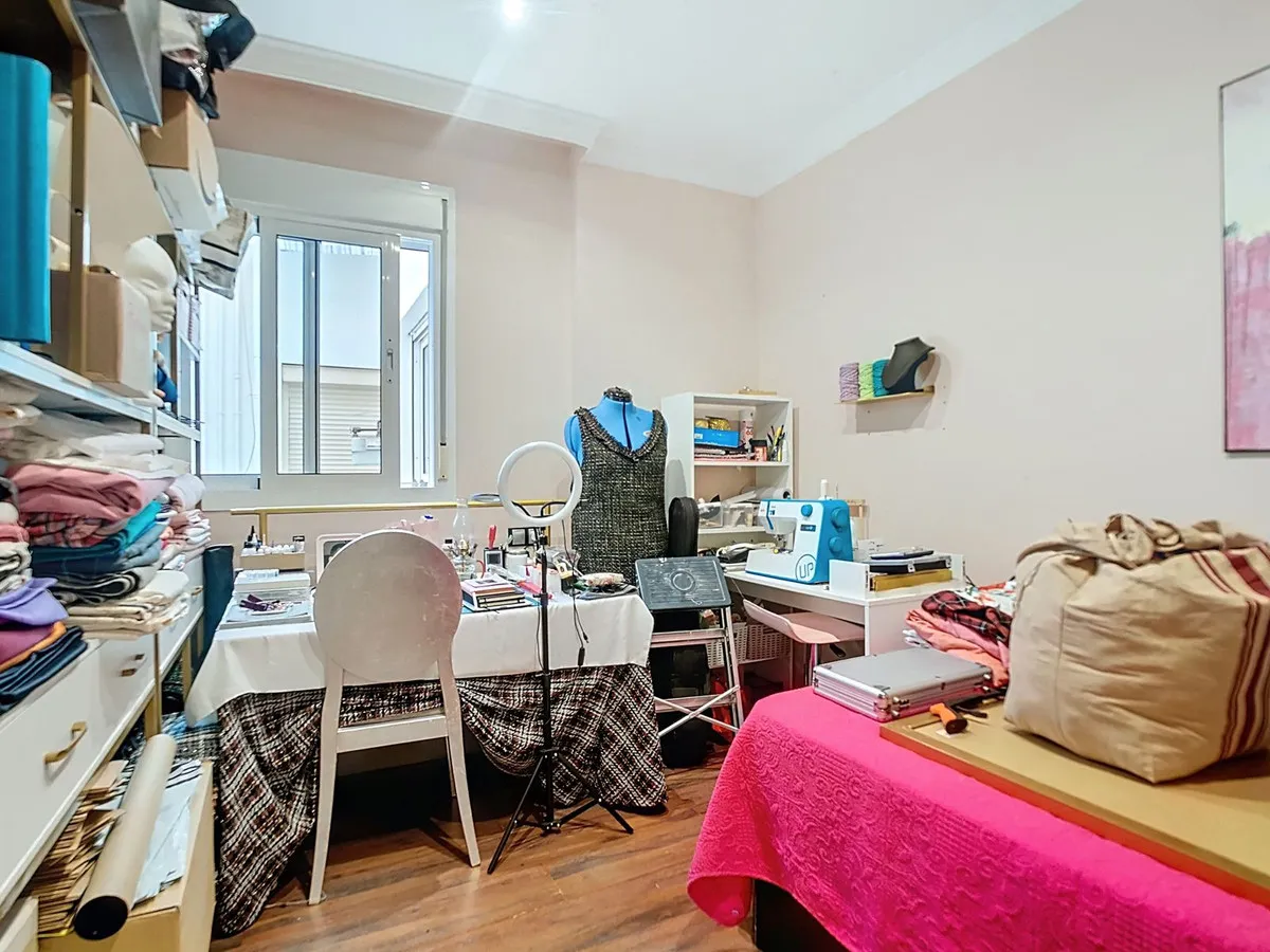 f0a0d965-b699-421e-bd33-52d43e0465a8