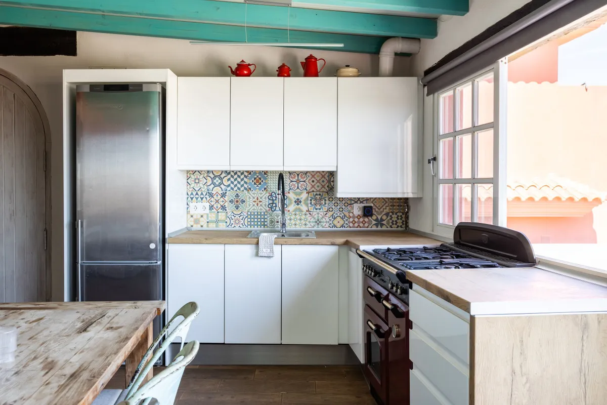 13b2296a-b650-457d-8e8a-65e862cd64c5