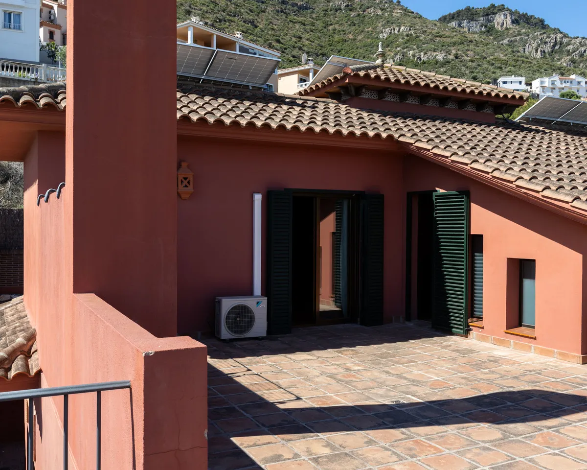 15f7780f-ec7a-4679-8c47-483e8cb217ee