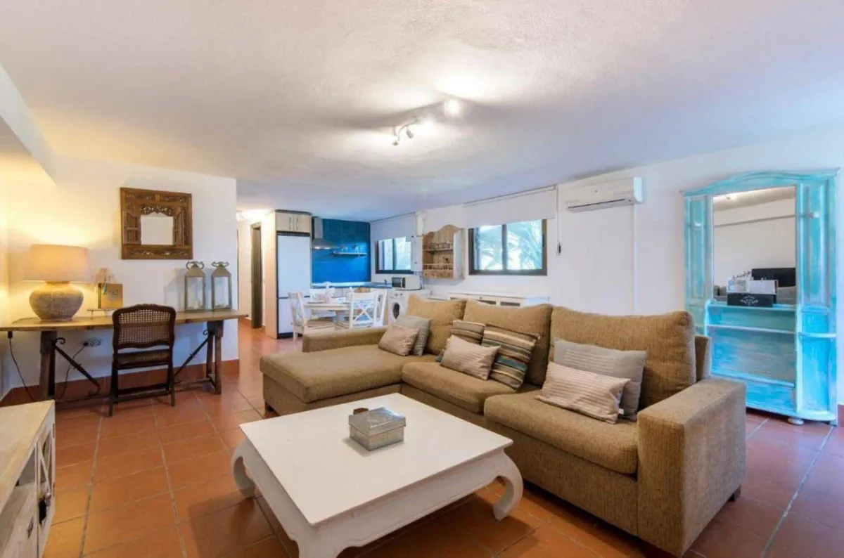 3bc947c0-ac2f-4c64-b6c5-f85fa30a1e8f