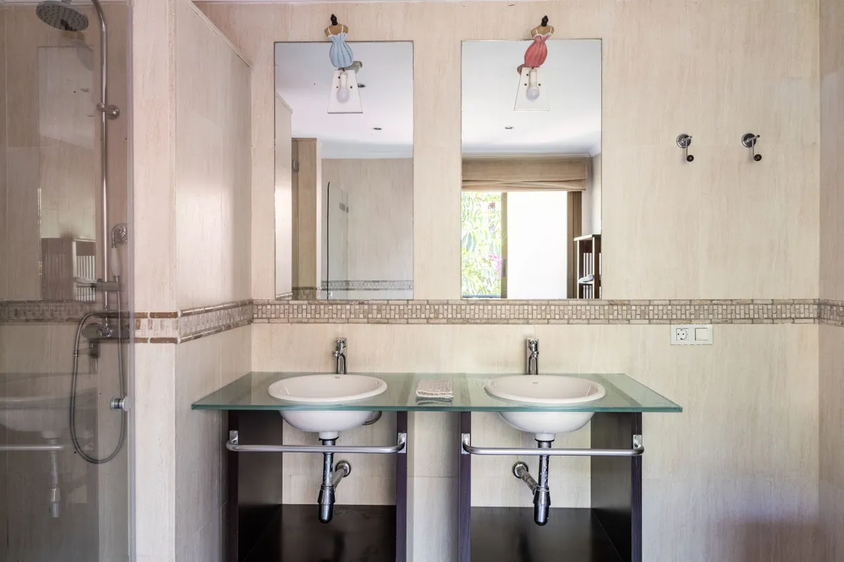 4fd3bb43-2c93-452d-a139-2b716faf964f