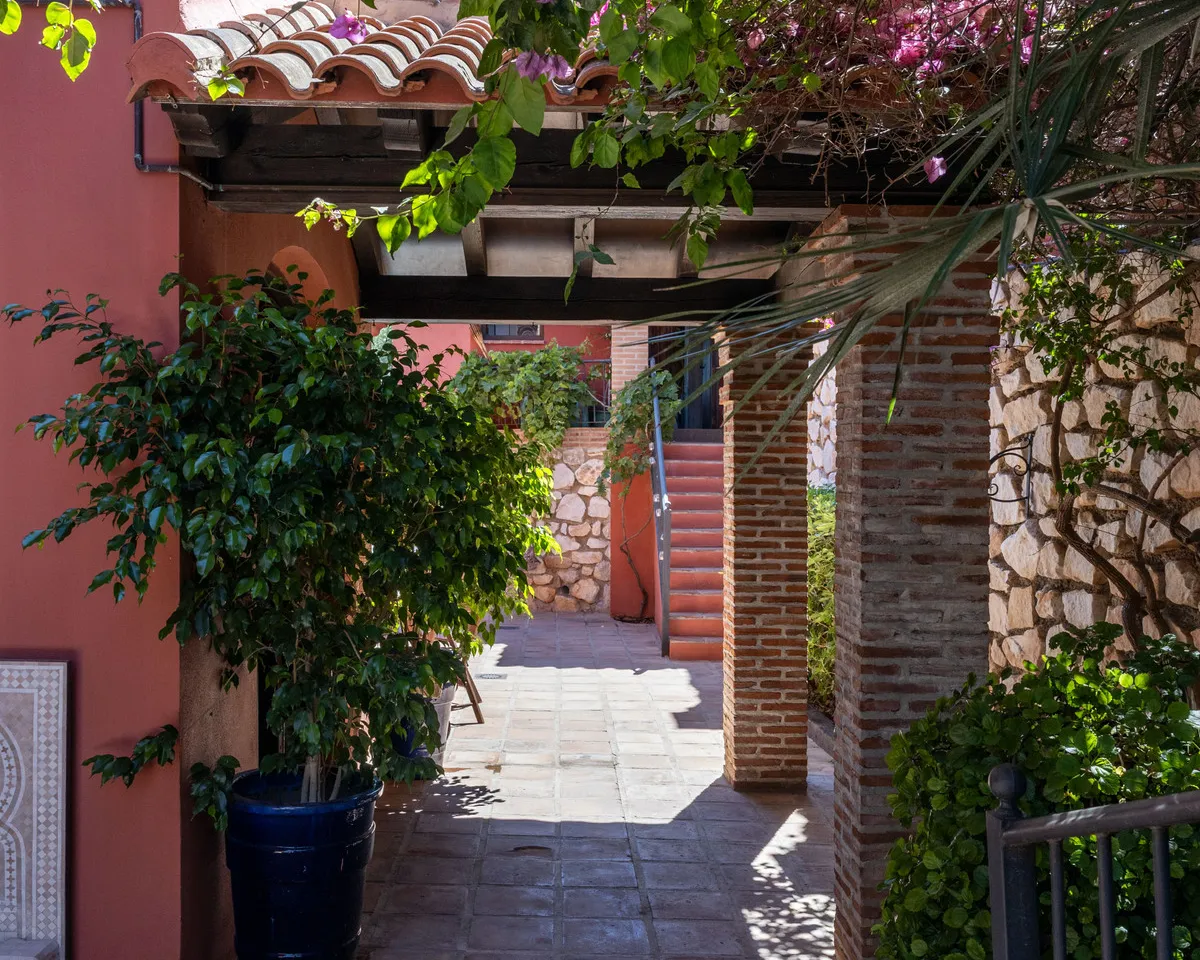 fbe941b3-2a61-440f-b1d4-98e2266b87c5