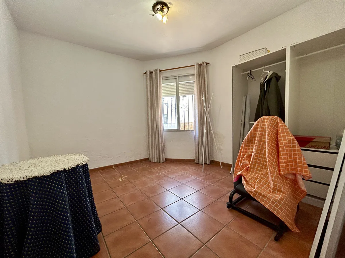 0e3048af-b659-4993-8a46-a34b48d269e0