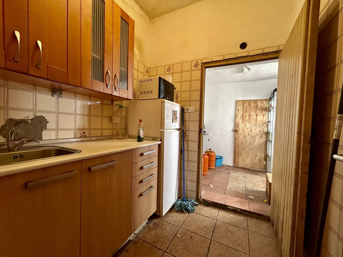 b7d6db87-e1b6-474f-9713-8ac5d3ccae9a