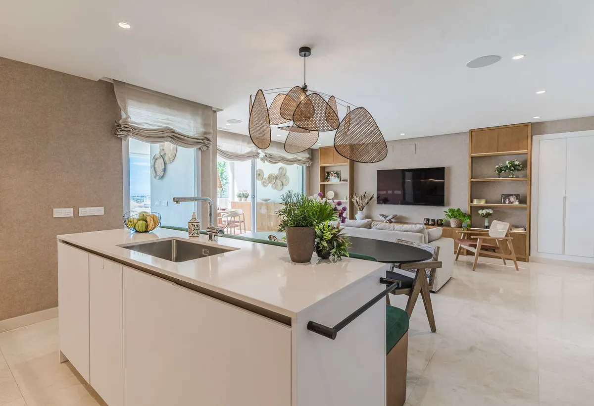 09f53f91-1513-4b97-889a-ba6d255d2b06