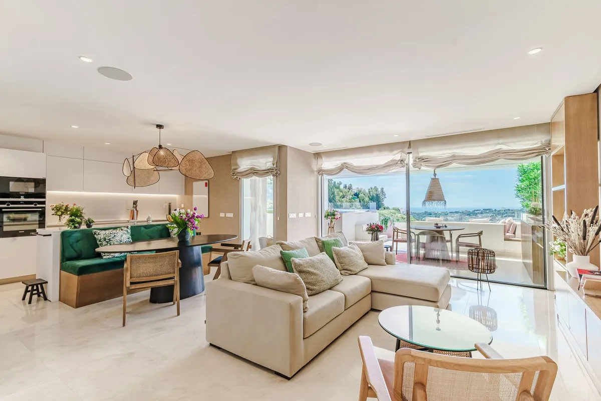 8b95d118-9a24-45b4-9f12-3ba176d8f8be