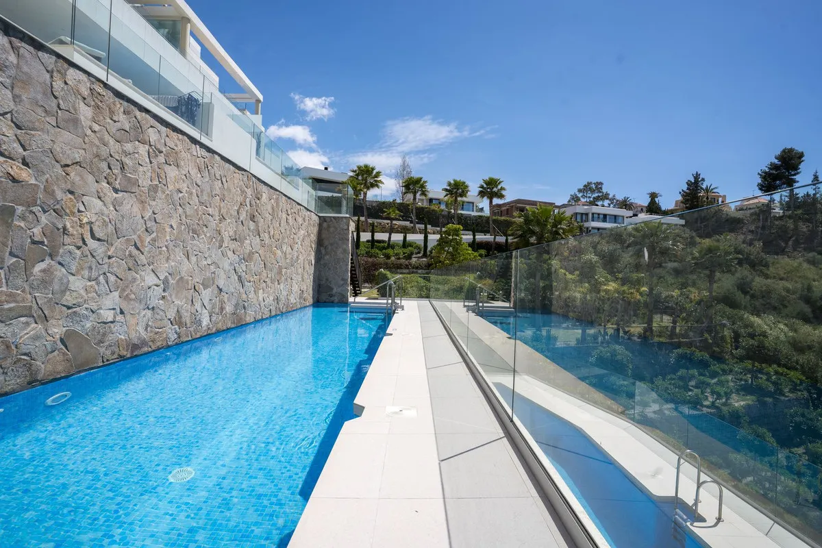 ebbe97d5-018a-42c3-ae2d-d42063649fb5