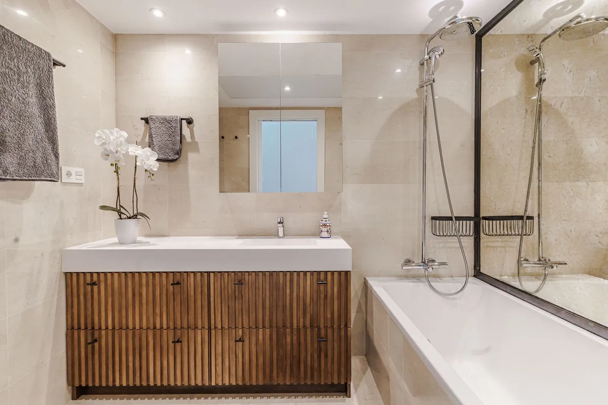 f60669e1-d8ef-4042-bb4e-0ff7fbbe3c4a