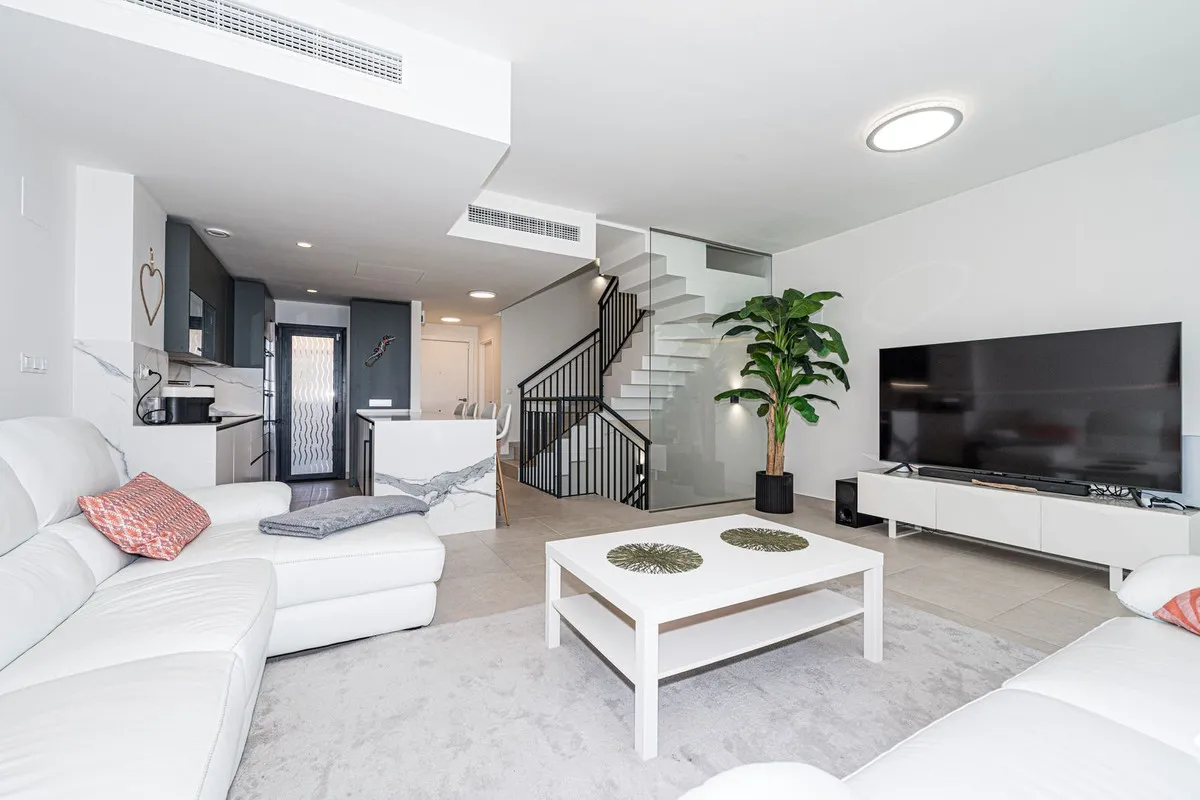 38003cb3-2926-41a5-98a8-e1365834550e