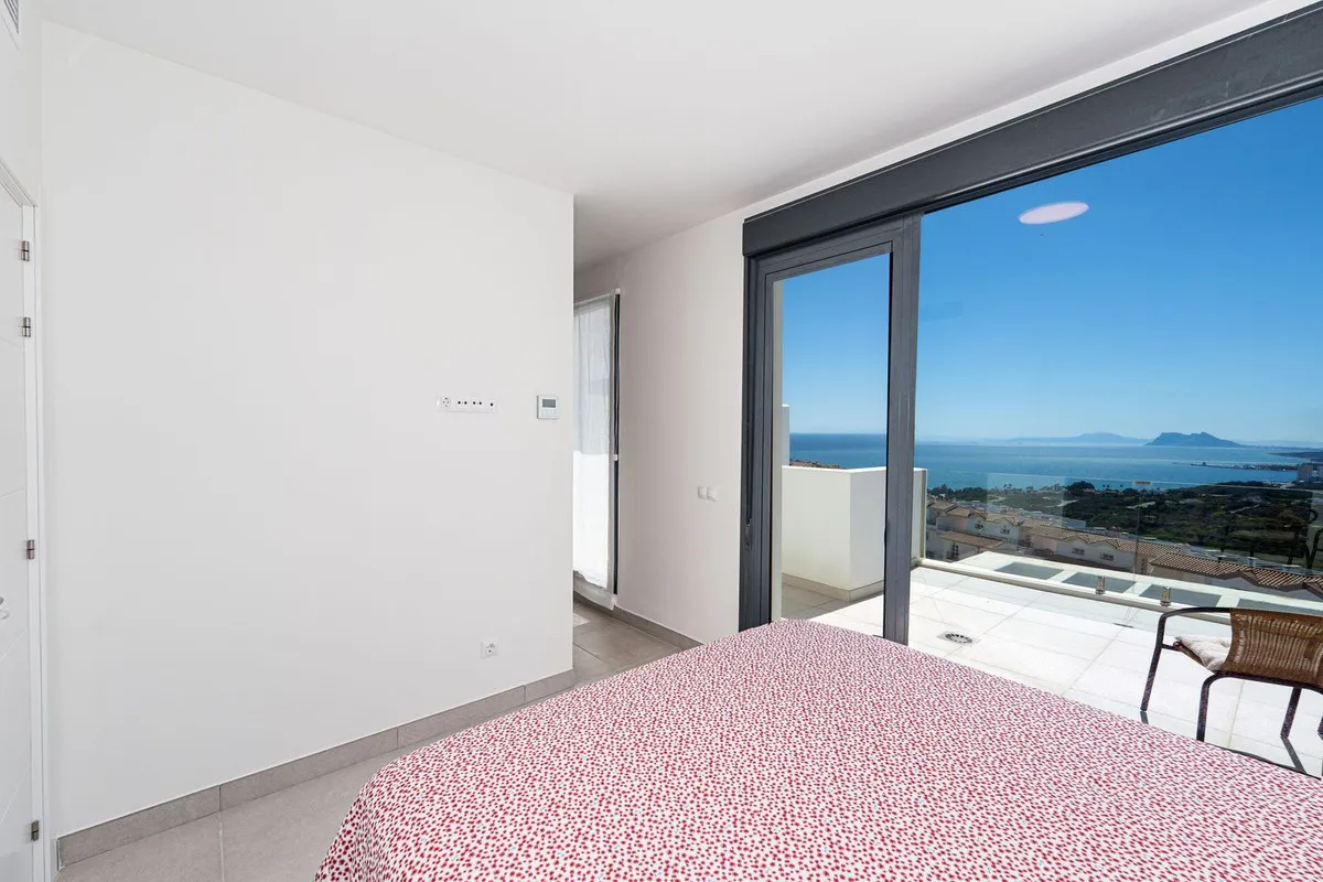 f99e0bfc-9b44-4d3f-a054-73628a61c749