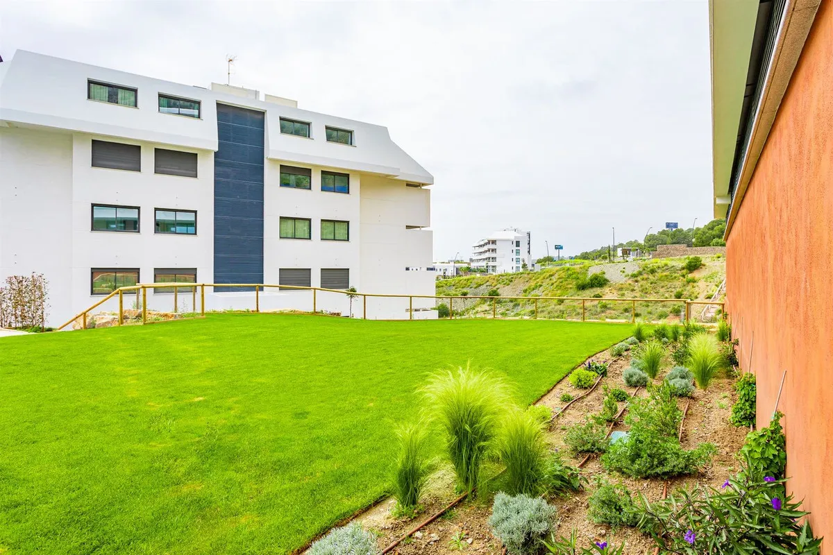 10ee9358-efa4-49e4-ad6c-2619f6b14a64