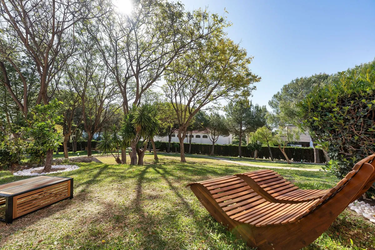 0b17fd29-26d2-40e7-b8cb-90a0ee84b806