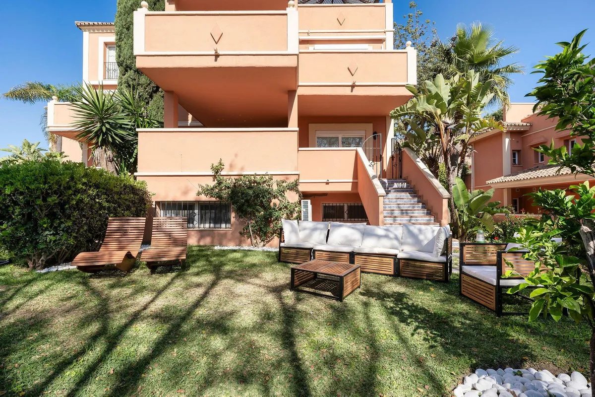 dcab94e1-f8f0-431d-9b6c-77283d1ad5ef