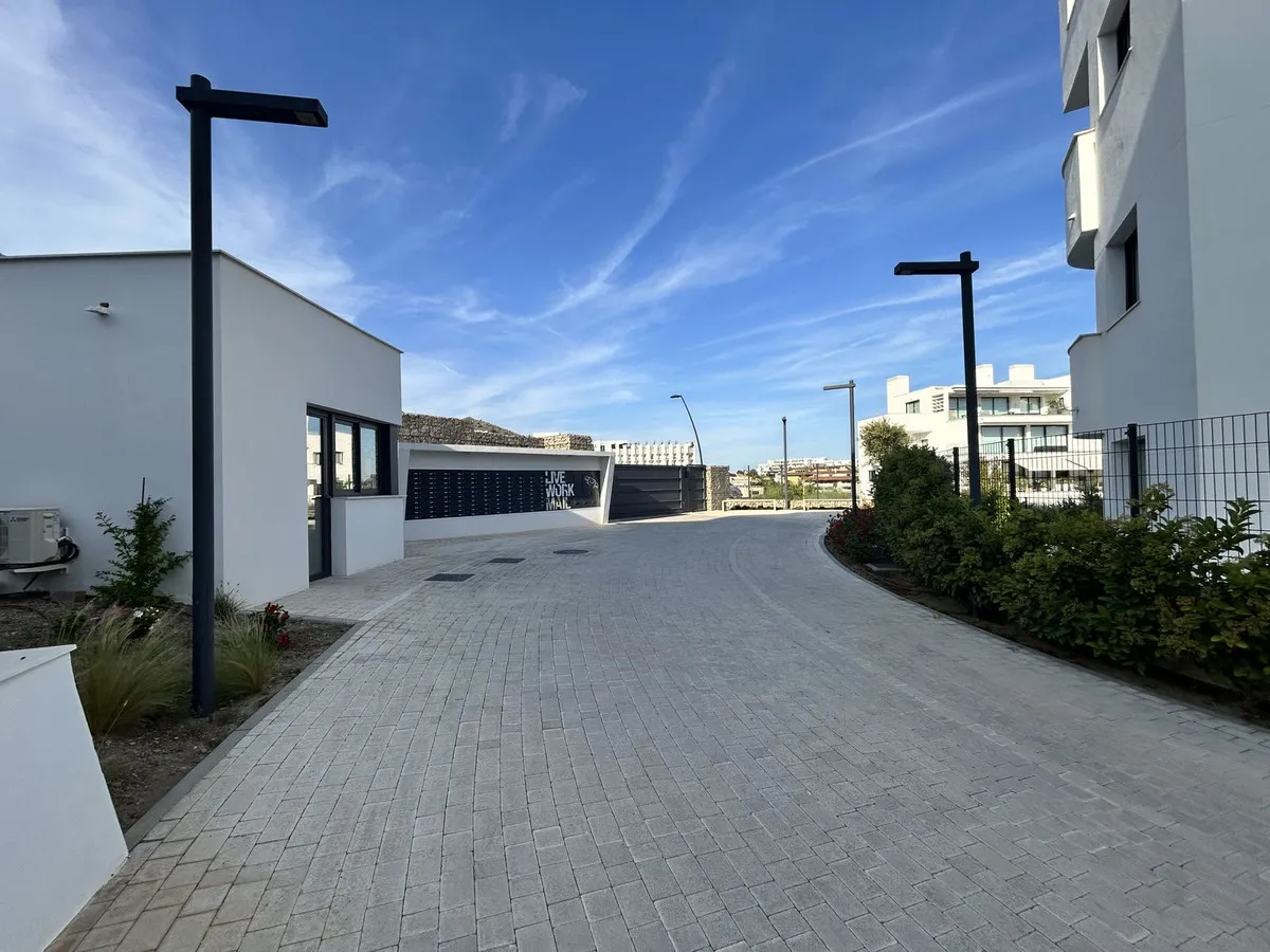 13ef1621-5f4c-4dd9-8434-ee32fc84cbfc