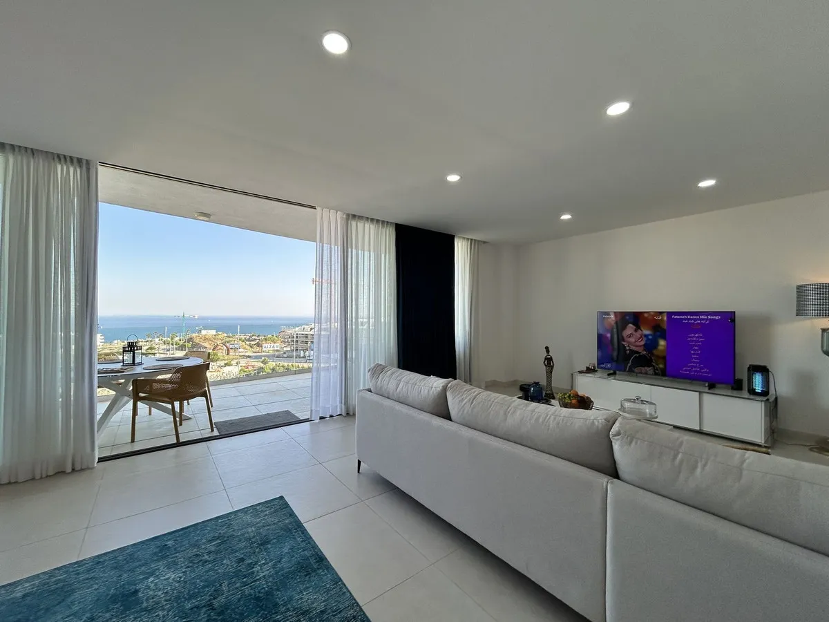 d8cecd6e-b4f4-4624-b745-d83f6aa9cbc7