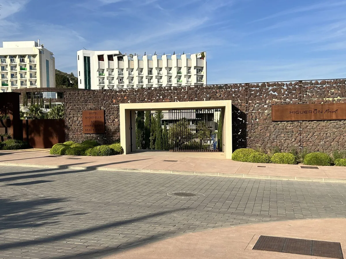 eb1bc3e7-7b6e-4414-a8ed-92d056dea948