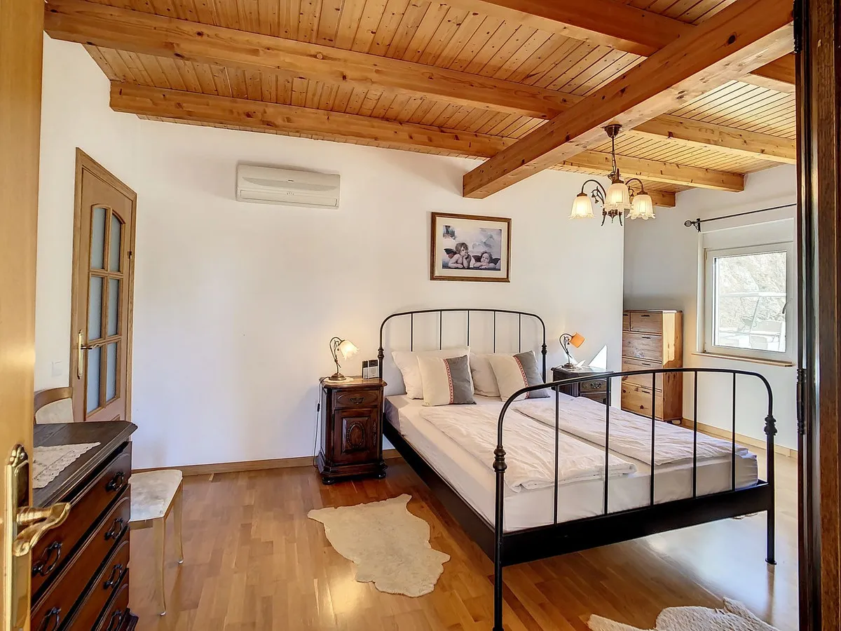 414b20c8-e9f7-4b2f-92d8-4819fc0227cc