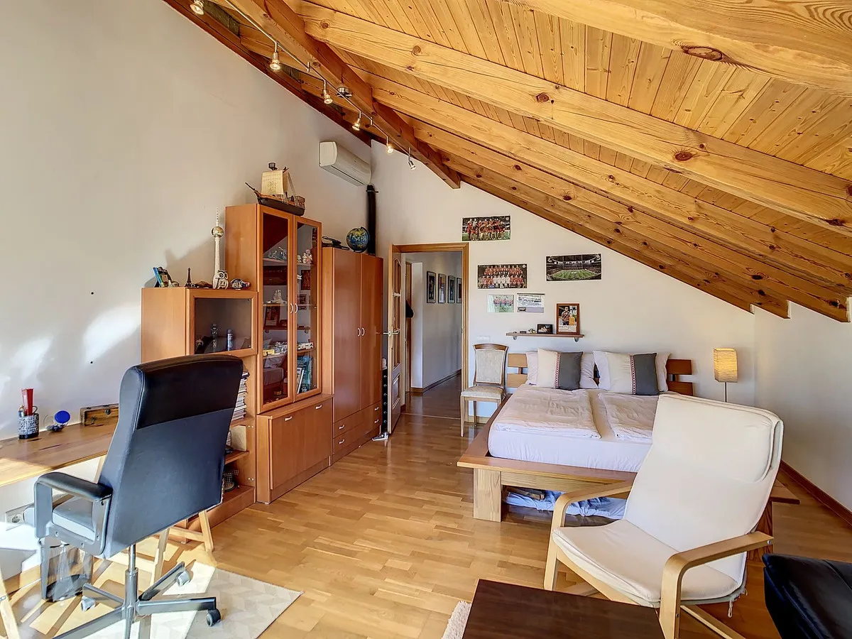 b76860ff-cc23-4265-a005-9ceed03b5b67