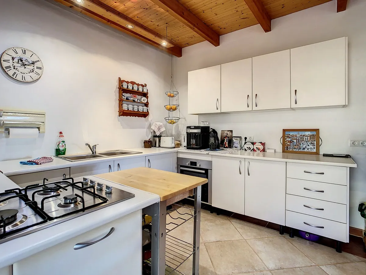 c03ce749-e8e7-4d55-882d-4ca3cb6bcf11