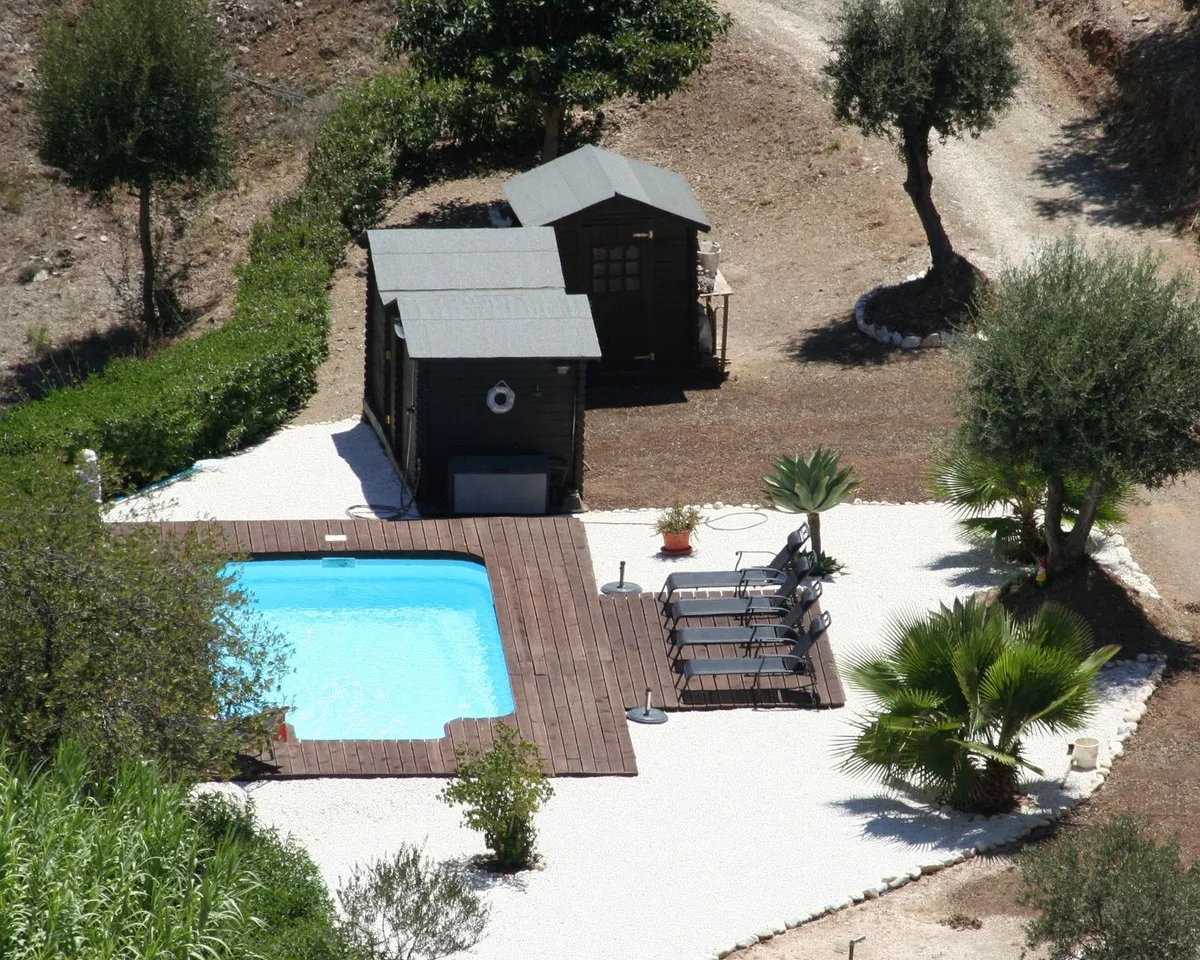 decb368a-f386-4b38-a824-b26612a653f1