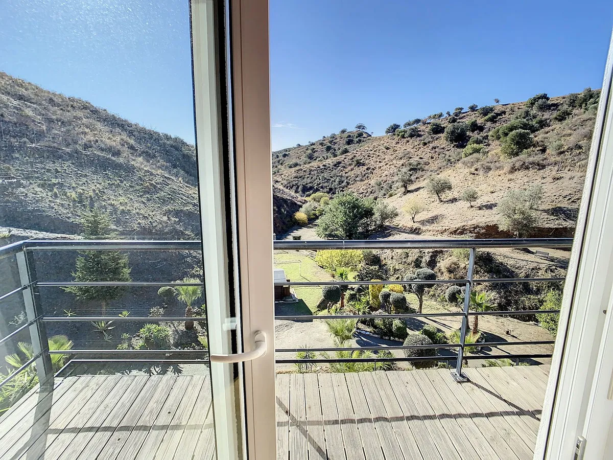 fbe816c8-b0b2-452e-b0b0-47cce3a0c1f8